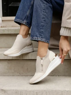 Linzi ADLER Fashion