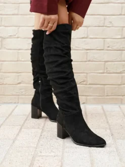 Linzi ESCADA New