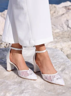 Linzi ESSENCE Fashion