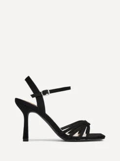 Linzi HELENA New