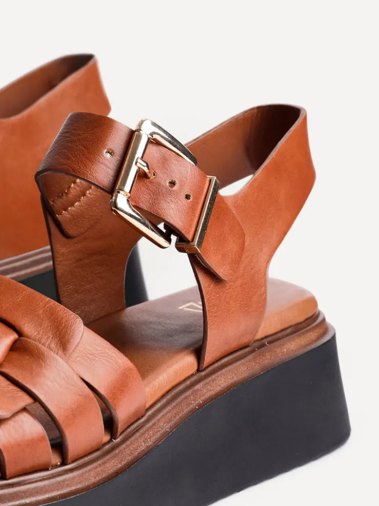 Linzi ZURI Fashion