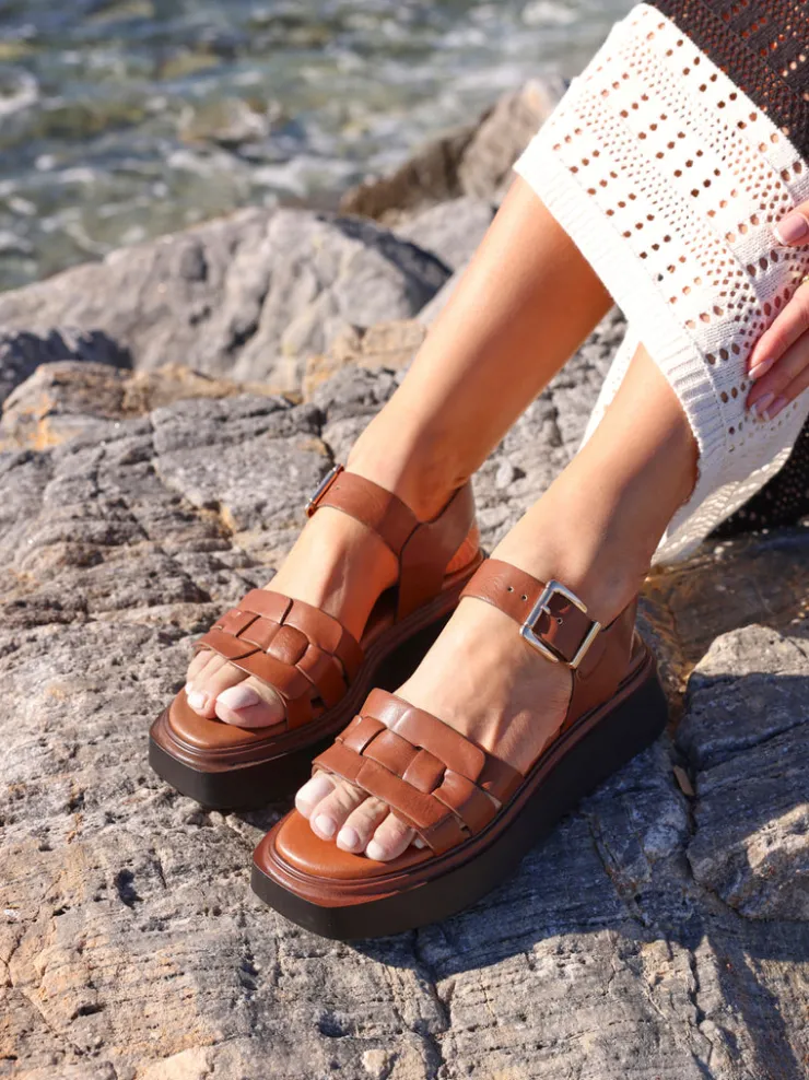 Linzi ZURI Fashion